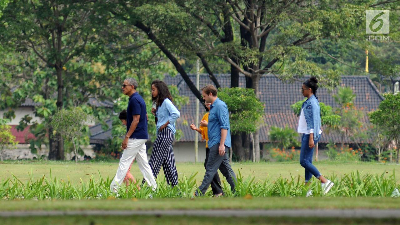 Obama Kunjungi Candi Prambanan