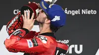 Francesco Bagnaia meraih juara di MotoGP Spanyol meski sempat tercecer di posisi ketiga. Pelan-pelan, dia salip duo KTM Brad Binder dan Jack Miller (AFP)