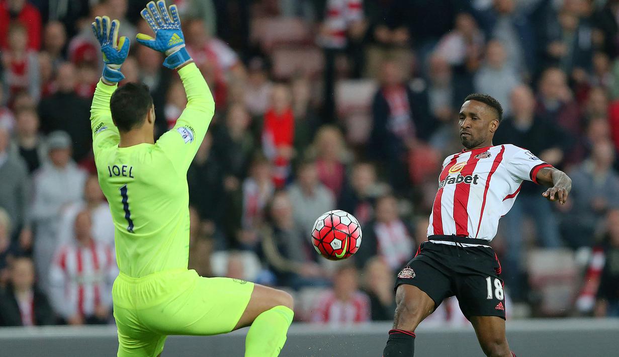 Jermain Defoe. Striker Inggris yang kini berusia 39 tahun dan baru saja pensiun pada Maret 2022 bersama Sunderland ini mampu mencetak 24 gol dari 149 laga saat menjadi pemain pengganti di Liga Inggris bersama 6 klub berbeda, di antaranya West Ham, Tottenham dan Sunderland. (AFP/Scott Heppell)