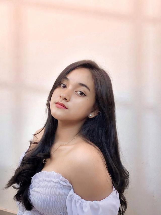 6 Potret Selma Contana, Selebgram yang Disebut Mirip Syifa ...