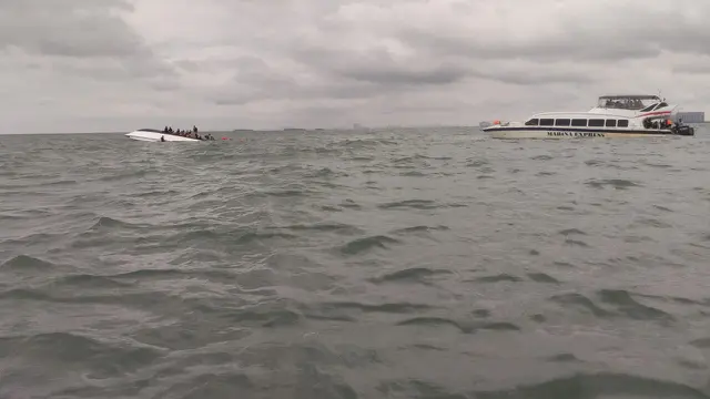 Speedboat Terbalik di Perairan Pulau Rambutr, Untung Jawa, Kepulauan Seribu