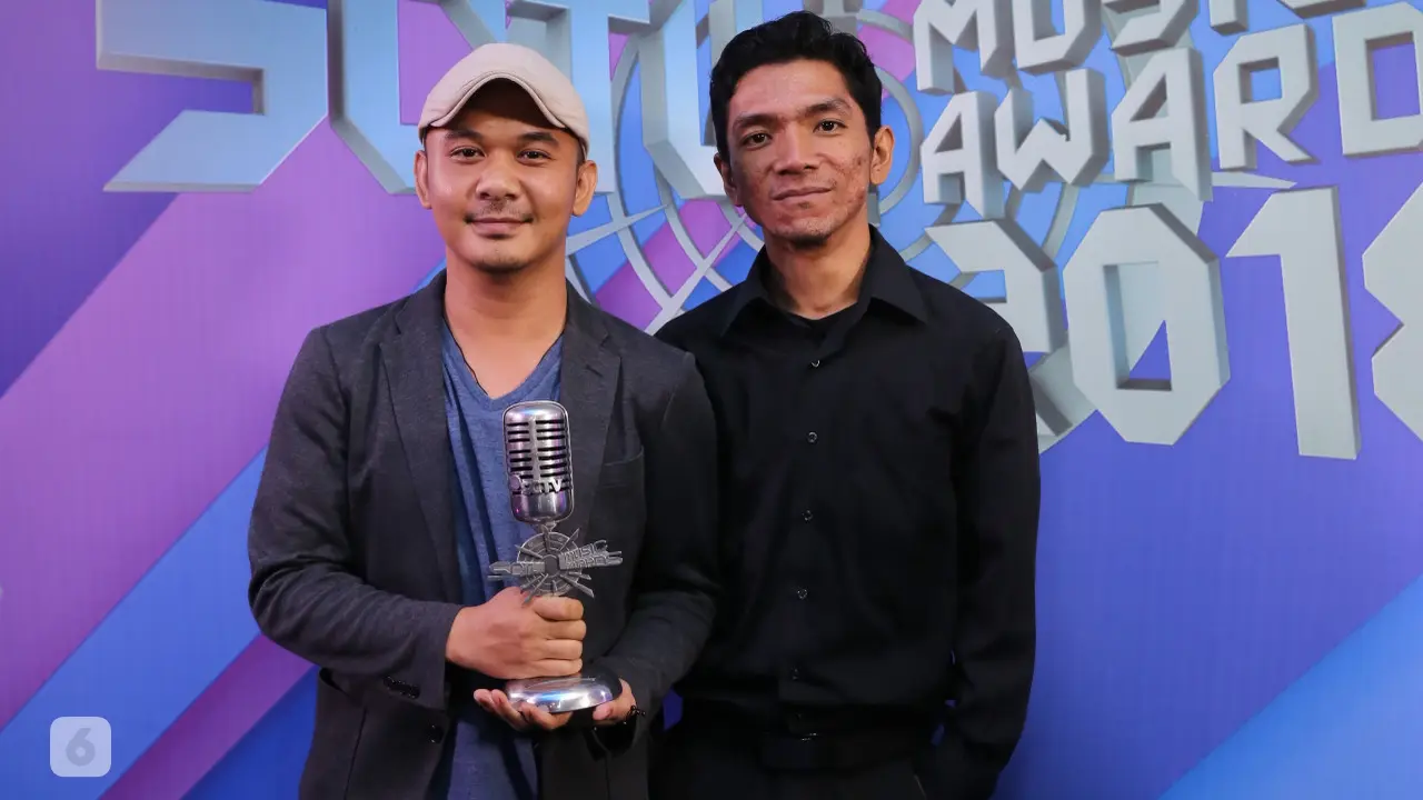 [Bintang] Payung Teduh