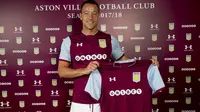 Aston Villa meresmikan perekrutan John Terry pada Senin (3/7/2017). (dok. Aston Villa)