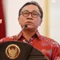 Ketum Partai Amanat Nasional (PAN) Zulkifli Hasan memberi keterangan di Istana Negara, Jakarta, Rabu (2/9/2015). PAN menyatakan resmi bergabung dengan koalisi partai pendukung pemerintah. (Liputan6.com/Faizal Fanani)