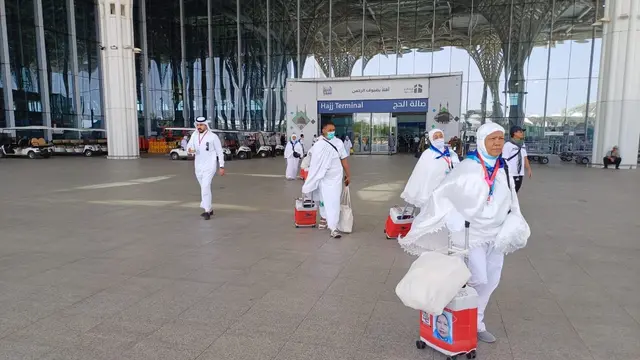 Kedatangan jemaah haji Indonesia kuota tambahan di Bandara Madinah. (FOTO: MCH PPIH ARAB SAUDI 2023)