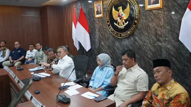 Menko Bidang Pangan, Zulkifli Hasan dan Kepala BKN Zudan Arif Fakrulloh saat konferensi pers "Pengadaan SDM Koperasi Desa/Kelurahan Merah Putih dan Kampung Nelayan Merah Putih, Rabu, 15 April 2026. (Foto: Istimewa)