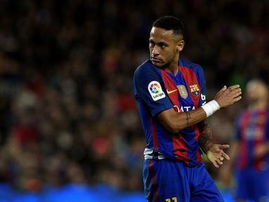 Tanpa diperkuat Lionel Messi dan Luis Suarez, Barcelona bermain imbang tanpa gol saat menghadapi Malaga dalam lanjutan La Liga di Camp Nou, Barcelona, Sabtu (19/11/2016). (AFP/Lluis Gene)