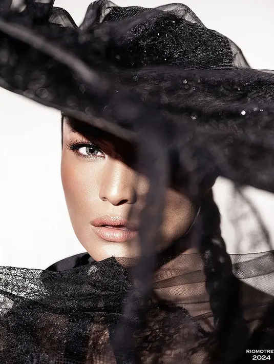 Penampilannya begitu dramatis, berhasil curi pujian warganet. [Foto: Instagram/ Rio Motret]