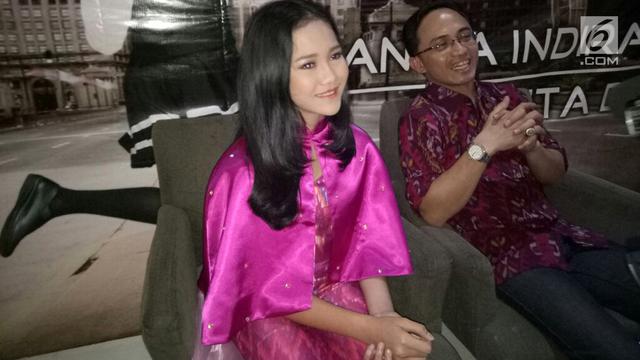 Kaniya Indira dan produser, Michael