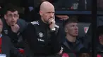 Manchester United kembali menuai hasil minor saat ditahan imbang 2-2 oleh tuan rumah Bournemouth pada laga pekan ke-33 Premier League 2023/2024, Sabtu (13/4/2024). Hasil ini menjadikan Setan Merah gagal menang dalam 4 laga terakhir di Premier League dengan hasil satu kali kalah dan 3 kali imbang. Mengemas total 50 poin dari 32 laga, MU kini ada di posisi ke-7 di bawah Newcastle United yang unggul selisih gol dan terpaut 10 poin dari Aston Villa dan Tottenham Hotspur di peringkat 4 dan 5, sebagai batas peringkat ke kompetisi Eropa, Liga Champions dan Liga Europa musim depan. (AFP/Adrian Dennis)