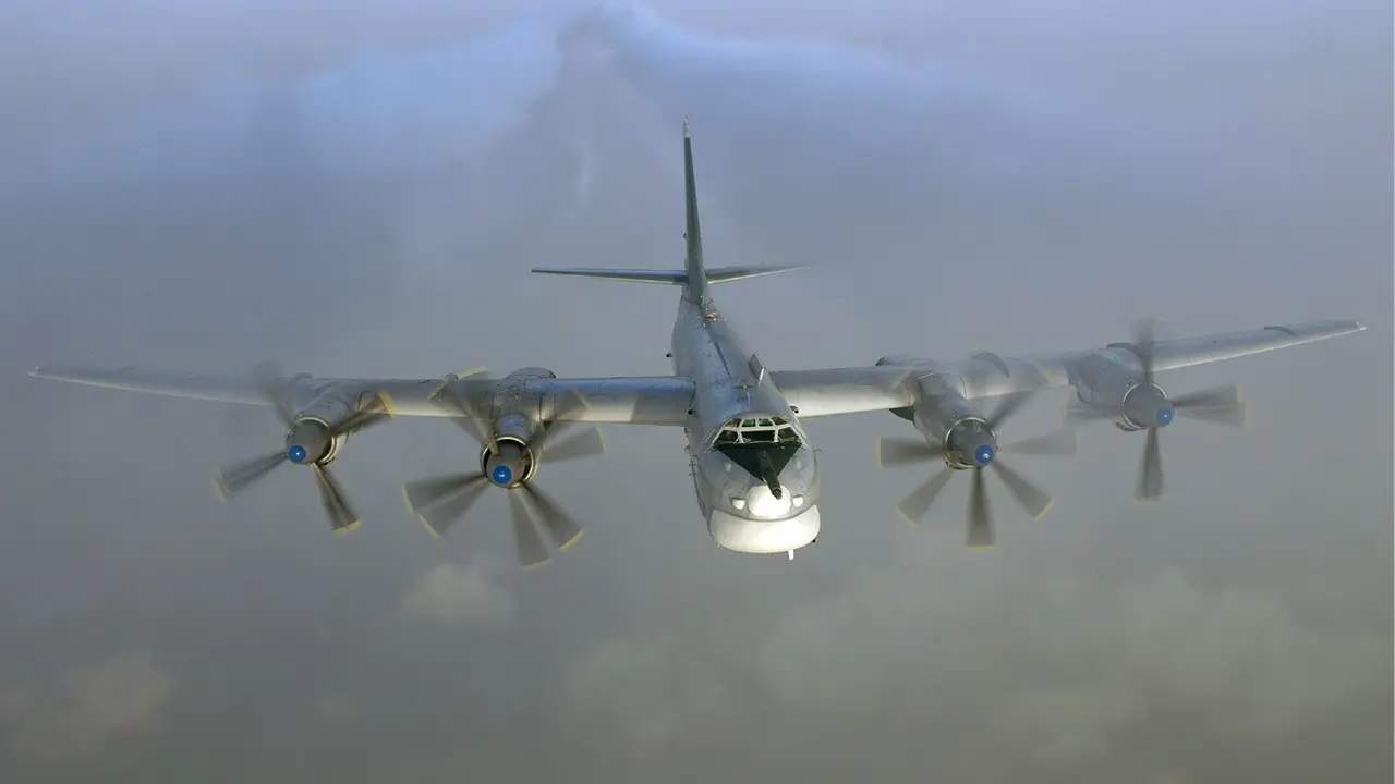 Pesawat Rusia Tupolev-95Ms Bomber (Wikimedia Commons)