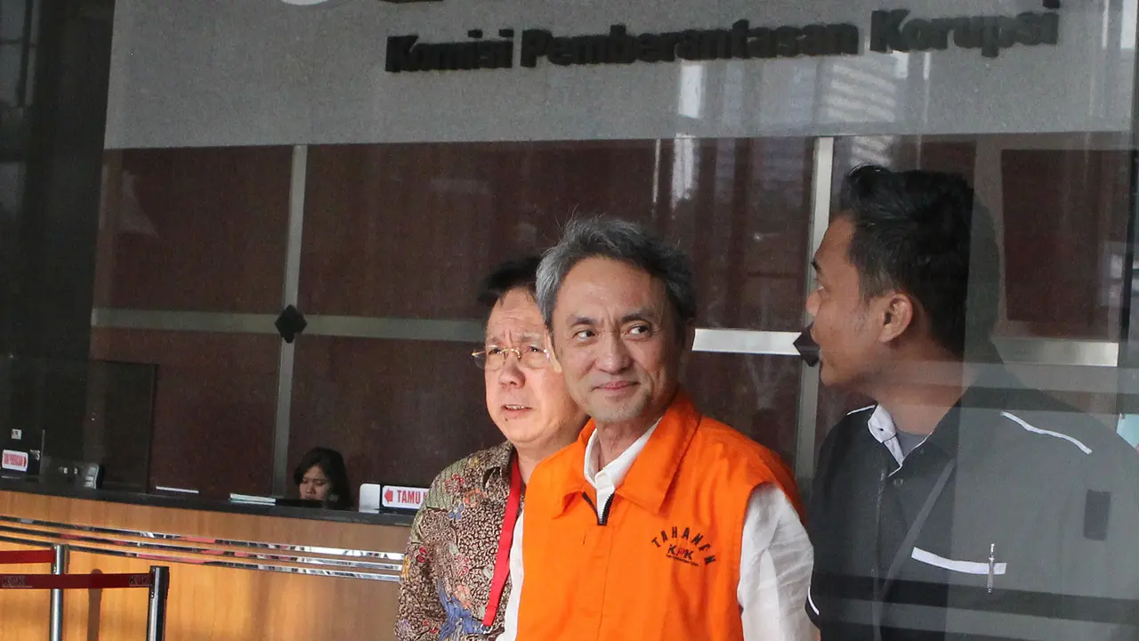 Senyum Mantan Presiden Komisaris Lippo Group Usai Diperiksa KPK