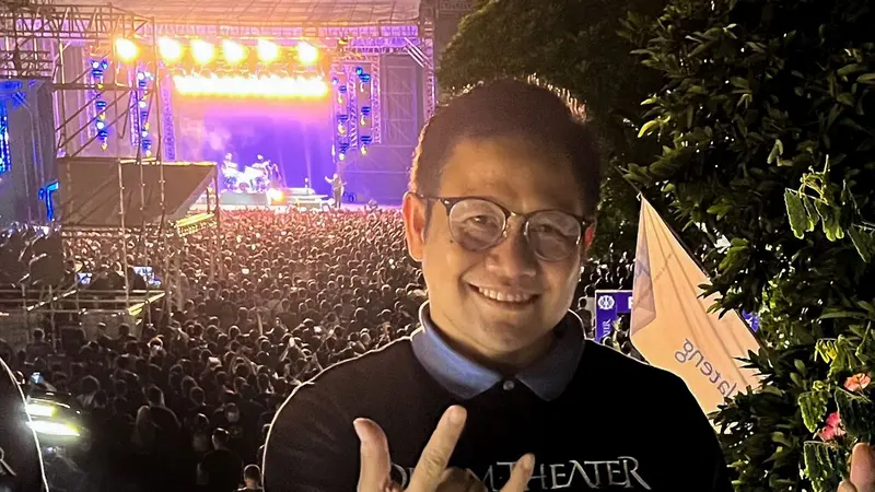 Ketua Umum Partai Kebangkitan Bangsa (PKB), Muhaimin Iskandar, menyaksikan Dream Theater di Stadion Manahan Solo, Rabu (10/8/2022) (Istimewa)