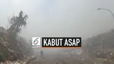 Makassar diselimuti kabut asap setelah TPA terbesar di kota tersebut terbakar. Kebakaran menimbulkan asap tebal yang mengganggu pernapasan dan penglihatan.