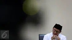 Menteri Agama Lukman Hakim Saifuddin saat jumpa pers terkait ceramah di rumah-rumah Ibadah, Jakarta, Jum'at (28/4). Dalam keterangannya Menag mengeluarkan sembilan seruan ke seluruh pengelola dan penceramah di tempat ibadah. (Liputan6.com/Johan Tallo)
