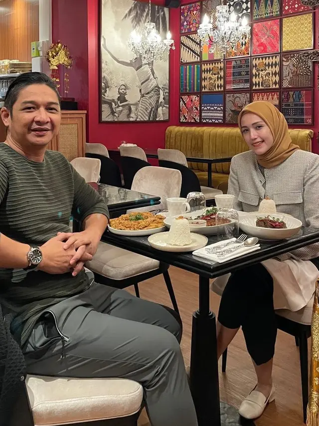 Gaya Adelia Pasha Liburan di Paris Bersama Suami saat Ramadan. [@adeliapasha]