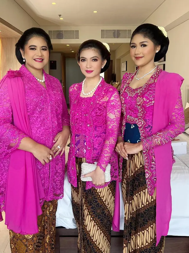 7 Potret Erina Gudono Kondangan Bareng Kakak Ipar dan Iriana Jokowi Ini Banjir Pujian