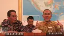 Dirjen SPK Kemendag Widodo (kanan), Kabareskrim Polri Komjen Pol Anang Iskandar memberi keterangan pers di Kemendag, Jakarta, (30/10/2015). Kedua Institusi akan menindak tegas barang impor yang tidak berlogo SNI. (Liputan6.com/Angga Yuniar)