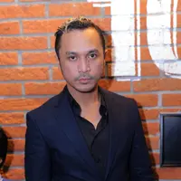 Vokalis Nidji, Giring kembali berakting. Kini ia bermain dalam film Jilbab Traveler : Love Sparks in Korea. Akting dibilang jelek membuatnya makin terpacu memperbaikinya. (Andy Masela/Bintang.com)