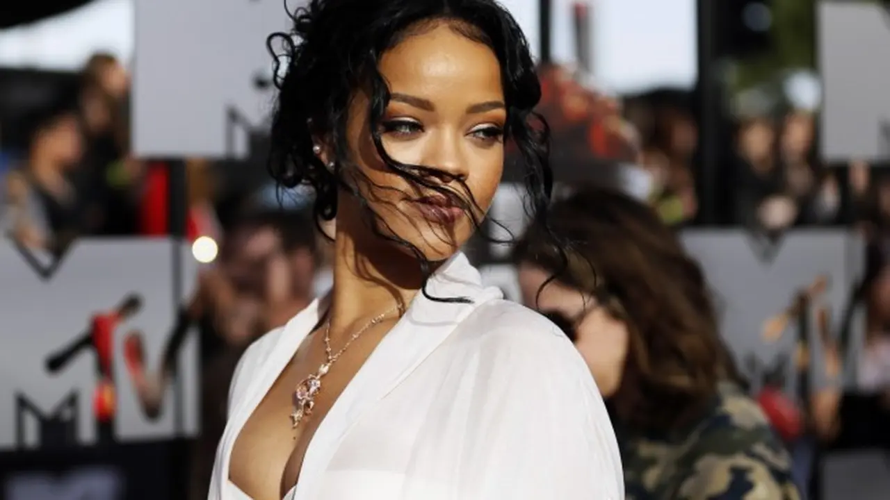 [Bintang] Rihanna