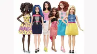 Beberapa desainer ternama dunia buat Barbie tampil di New York Fashion Week.
