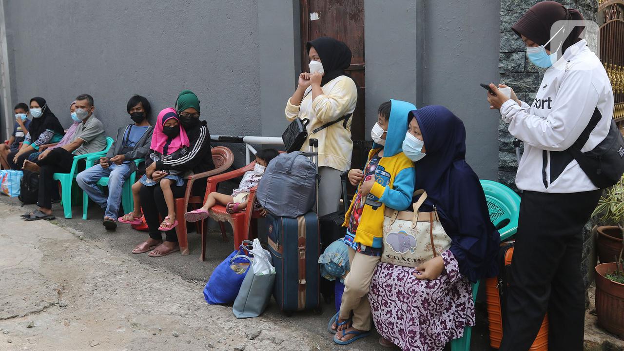 20 Warga Cipayung Terpapar COVID-19 Dibawa ke Wisma Atlet