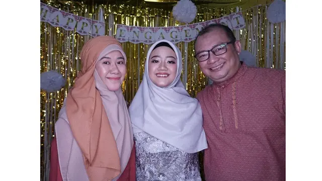 Bakal Punya Cucu Pertama, Ini 6 Potret Asma Nadia dan Suami yang Jarang Tersorot