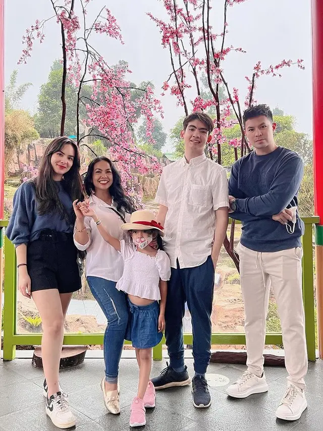 Steffi Zamora dan Baby Shak (Foto: Instagram/@sapna_lamb)