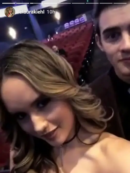 Di instastory keduanya juga terdapat video yang menunjukan kebersamaan Cinta dan Michael Johnston yang begitu bahagia. Terlebih saat aktor tampan itu membaca komentar netizen dalam bahasa Indonesia. (Instastory/Cintalaurakiehl)