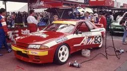 Nissan Skyline GTR R32 dari tim Aim Motorsport berhasil finish urutan 10 di balapan Fuji 500km 1992. (Source: Instagram/@pinnacleofracing)