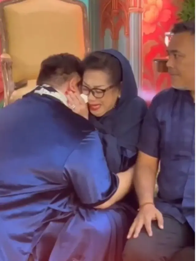 6 Potret Walimatus Safar Ivan Gunawan Jelang Berangkat Haji, Penuh Haru dan Doa