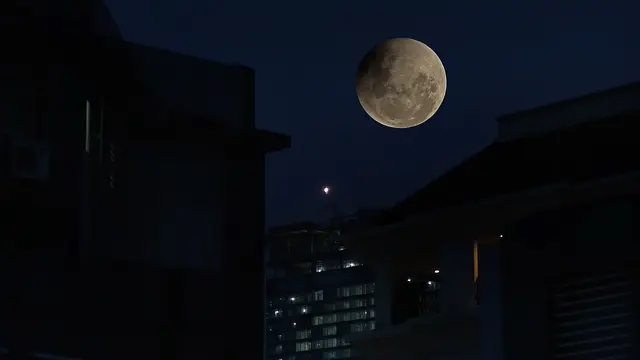 [Bintang] Gerhana Bulan