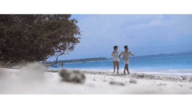 6 Momen Mesra Kesha Ratuliu dan Adhi Permana Setelah Tunangan, Rilis Single Bareng