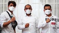 Rizky Billar dan Putra Siregar menemui Gubernur Sumatra Utara, Edy Rahmayadi, untuk meminta izin membantu memajukan PSMS Medan. (Instagram/@rizkybillar)