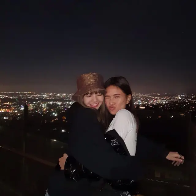Niki dan Lisa Blackpink (Instagram/ nikizefanya)