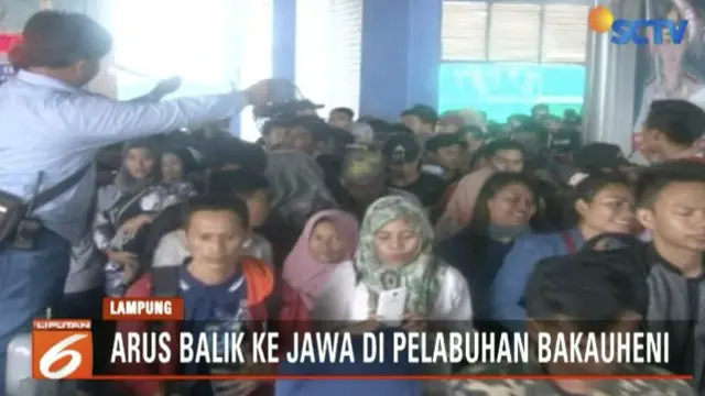 Gelombang kedatangan calon penumpang Kapal Roro jauh berkurang dibandingkan dengan hari sebelumnya.