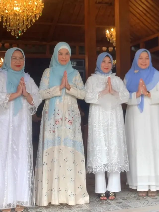 Gaya Annisa Pohan Selama Ramadan Setelah Berstatus Ibu Menteri. [@annisayudhoyono]