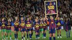 Alexia Putellas mencatatkan penampilan ke-500 bersama Barcelona saat laga perempat final Liga Champions Wanita 2025/2026 melawan Real Madrid, Kamis (02/04/2026). (AFP/Lluis Gene)