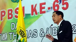 Ketua Umum PBSI Gita Wirjawan memberikan sambutan pada perayaan HUT Persatuan Bulutangkis Seluruh Indonesia ke-65 di Jakarta, Senin (9/5/2016). HUT PBSI diikuti dengan pelepasan tim Thomas dan Uber Indonesia. (Liputan6.com/Helmi Fithriansyah)
