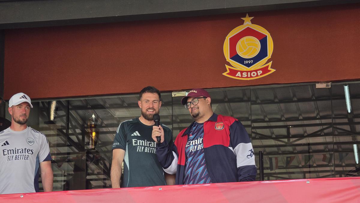 Legenda Arsenal Aaron Ramsey Senang Bisa Kembali ke Indonesia Setelah 13 Tahun