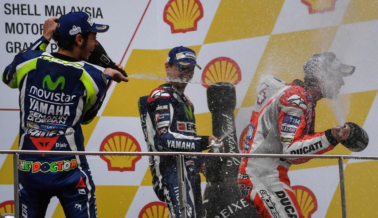 Movistar Yamaha kini mengoleksi 444 poin atau unggul 10 angka atas Repsol Honda yang baru mendulang 434 poin dengan satu seri tersisa di Valencia pada 13 November 2016. (AFP/Mohd Rasfan)