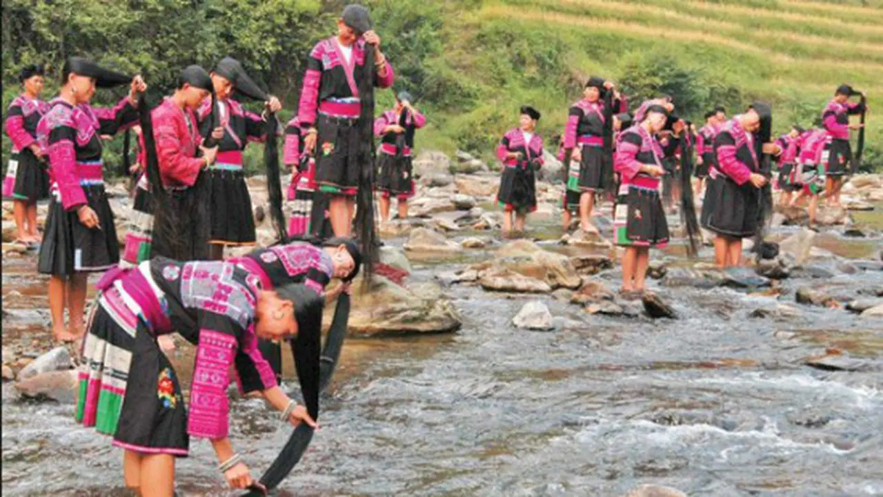 Para wanita di Desa Huangluo. (Oddity Center)