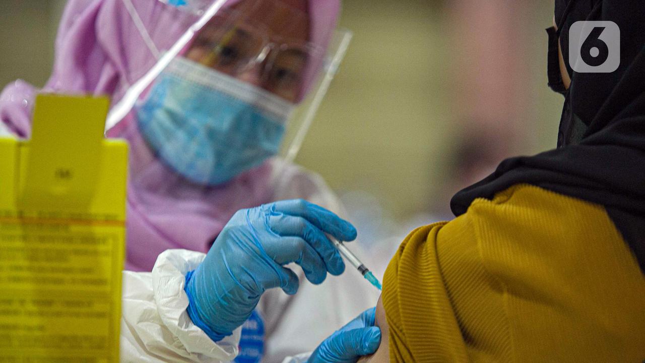 FOTO: Program Vaksinasi COVID-19 Jadi Optimisme Pertumbuhan Ekonomi 2021