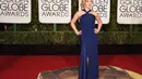 Kate Winslet tampak menakjubkan dalam balutan gaun biru Ralph Lauren. Aktris ‘Titanic’ ini menjadi contoh luar biasa bahwa di usia 40 tetap tampak seperti usia 30 tahun. (AFP/Bintang.com)