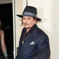 Dilansir dari Mirror, Sabtu (27/05/16), Johnny Depp akhirnya angkat bicara tentang kasus perceraiannya dengan Amber. "Saya berharap penyelesaian tentang kasus pernikahan ini kunjung selesai dengan cepat," tandas Johnny. (AFP/Bintang.com)