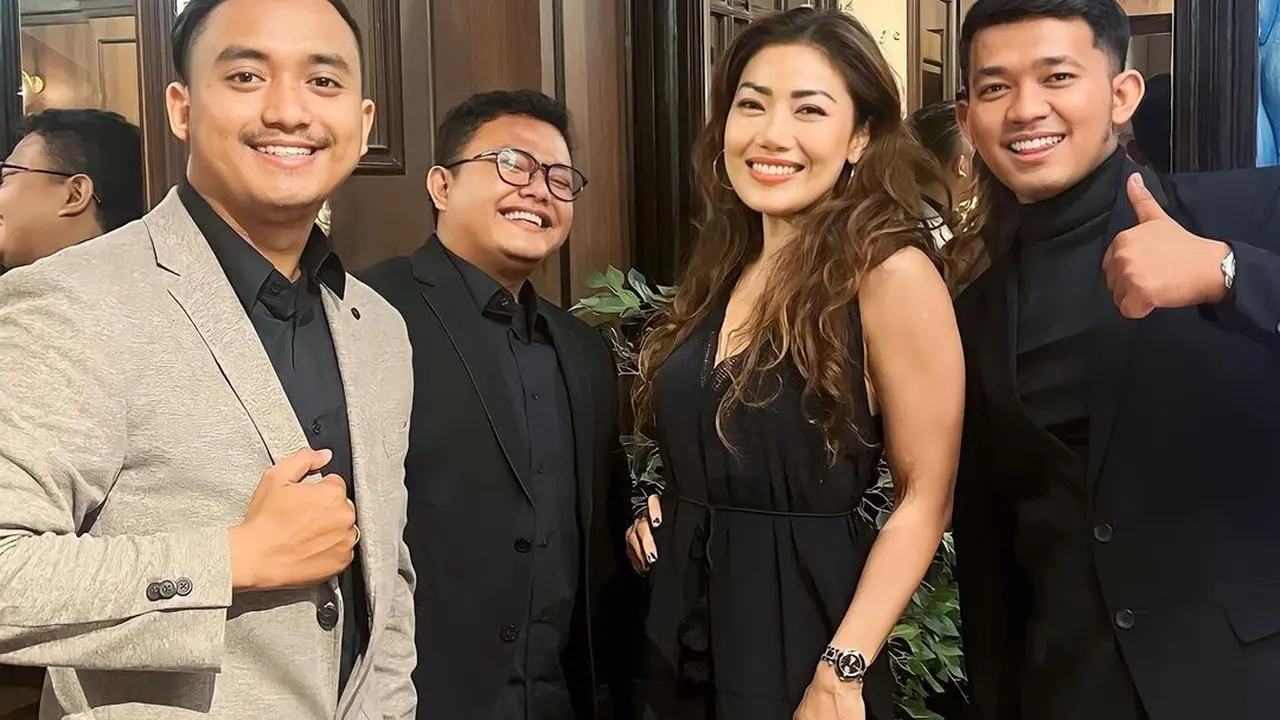 Inge Anugrah dan Tim Agensi Pendukungnya