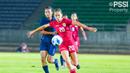 Pemain Timnas Indonesia Putri, Katrina Matilda Putri Stalin (kanan) berebut bola dengan pemain Kamboja, Ti Samnang pada laga final Piala AFF Wanita 2024 di New Laos National Stadium, Vientiane, Kamis (05/12/2024) malam WIB. (Dok. PSSI)
