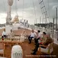 Presiden Filipina Bongbong Marcos Jr dan istrinya, Louise Marcos ketika sedang menikmati keindahan Labuan Bajo di atas kapal pinisi bersama para Leaders KTT ke-42 ASEAN 2023. (Tangkapan layar Youtube Setpres RI)