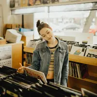 Boros, jangan heran lihat tiga zodiak ini banyak habiskan uang. (Sumber foto: unsplash.com/Benjaminrobyn Jespersen)