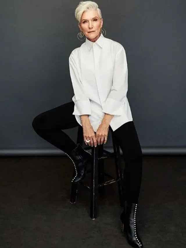 [Bintang] Seksi Sampai Tua, Wanita Berusia 69 Tahun Ini Bertahan Jadi Model